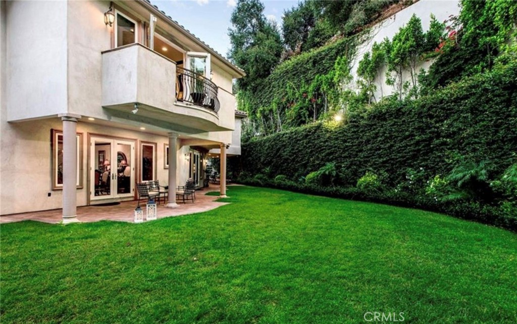 Residential Lease for rent at 1441 Robmar, Beverly Hills CA featuring 7 beds and 8 baths