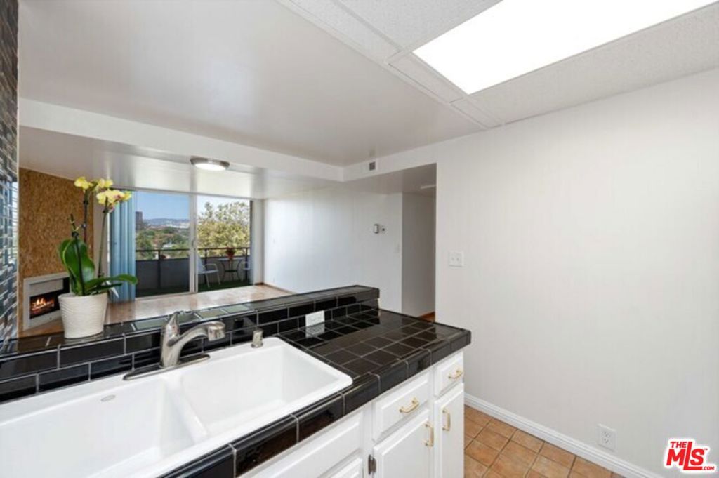 Residential Lease for rent at 10535 Wilshire Boulevard 1210, Los Angeles, Los Angeles CA featuring 2 beds and 2 baths