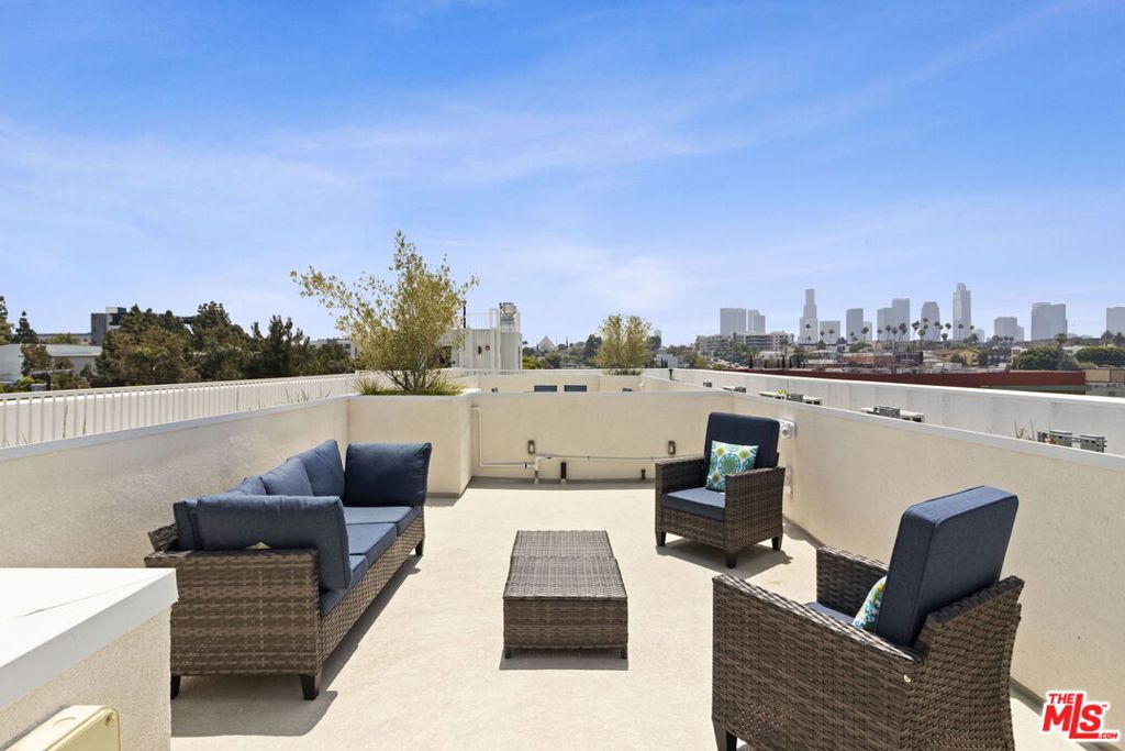 Residential Lease for rent at 132 Rosemont Avenue 101, Los Angeles, Los Angeles County CA featuring 2 beds and 2 baths