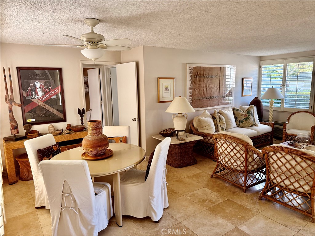 Residential Lease for rent at 170 Avenida Majorca D, Laguna Woods CA featuring 2 beds and 1 bath