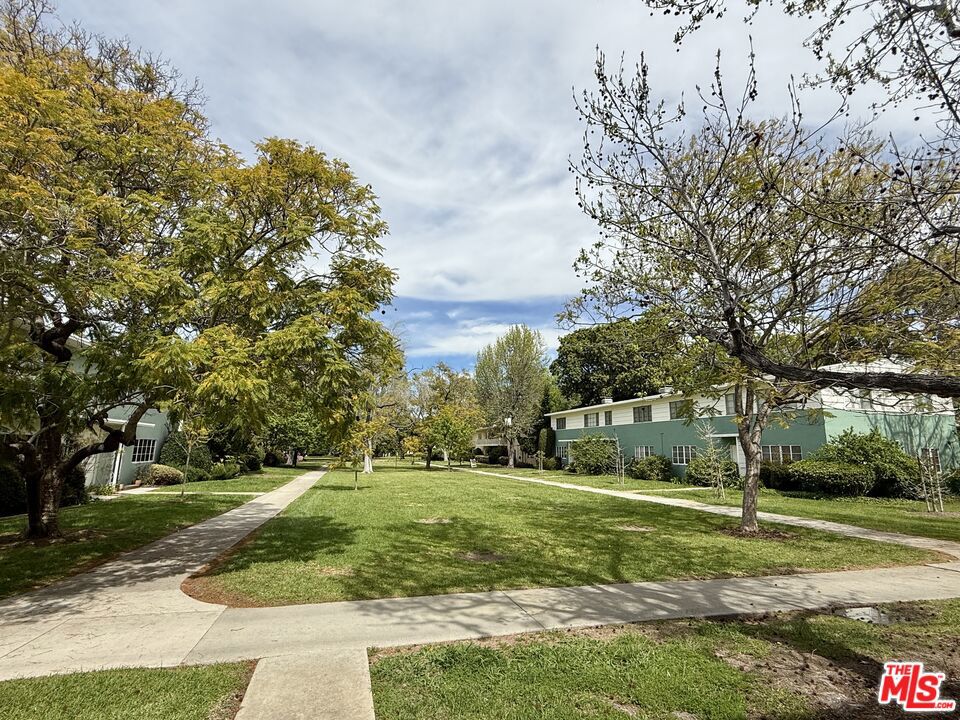 Condominium for sale at 5464 Village Green, Los Angeles, CA featuring 2 beds and 1 bath