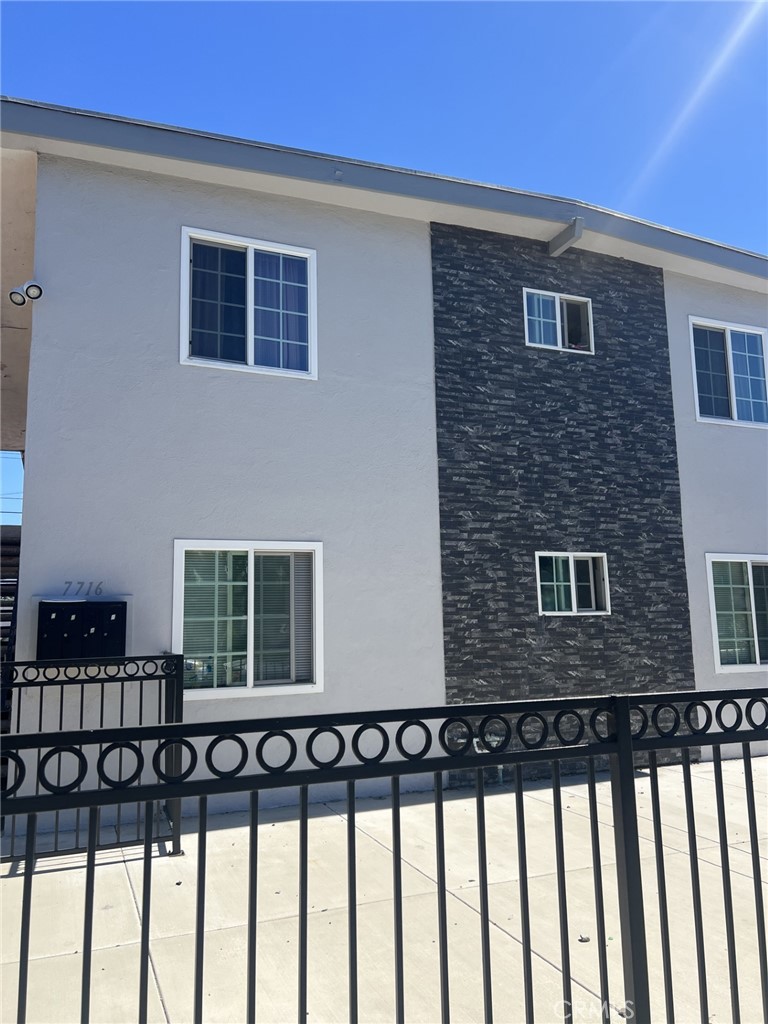 Residential Lease for rent at 7716 Walker C, Cudahy CA featuring 2 beds and 1 bath