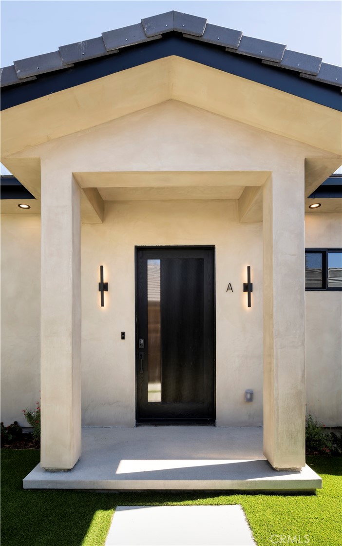 Residential Lease for rent at 6212 Acadia Avenue A, Agoura Hills, Los Angeles County CA featuring 3 beds and 3 baths
