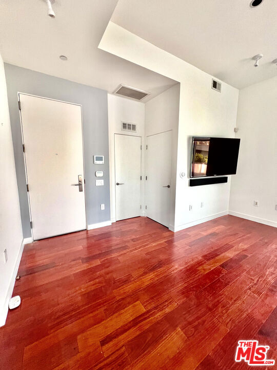 Residential Lease for rent at 1200 N Sweetzer Avenue 8, West Hollywood CA featuring 2 beds and 3 baths