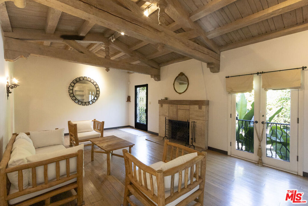 Residential Lease for rent at 1407 N Beverly Drive, Beverly Hills CA featuring 4 beds and 4 baths