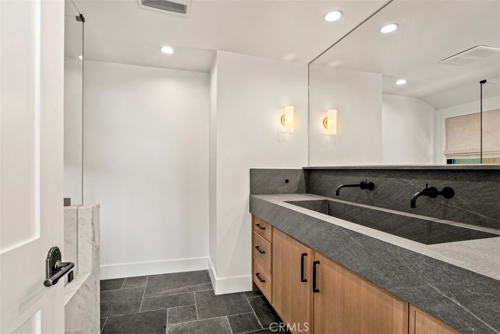 Residential Lease for rent at 709 Emerald Bay, Laguna Beach CA featuring 3 beds and 3 baths