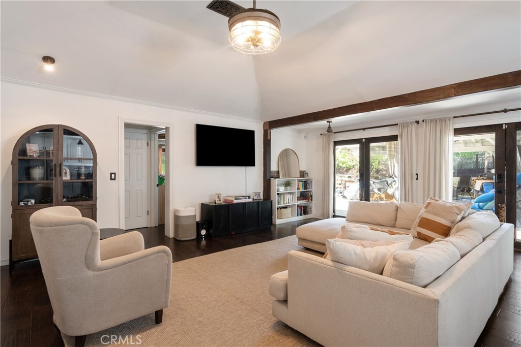 Residential Lease for rent at 3791 Multiview Drive, Los Angeles, Los Angeles County CA featuring 4 beds and 3 baths