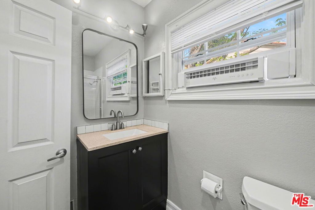 Residential Lease for rent at 807 Annan Terrace, Los Angeles, Los Angeles County CA featuring 2 beds and 1 bath