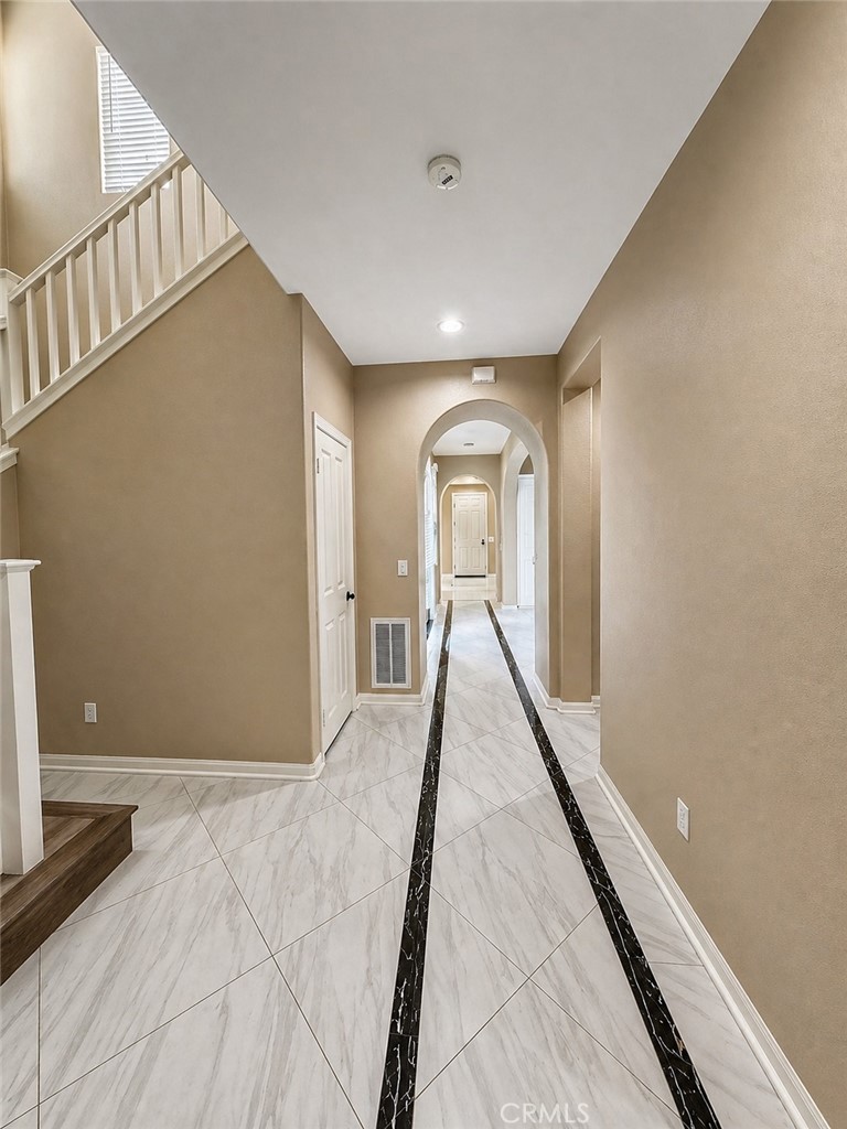 Residential Lease for rent at 2365 W Canopy, Anaheim CA featuring 3 beds and 3 baths