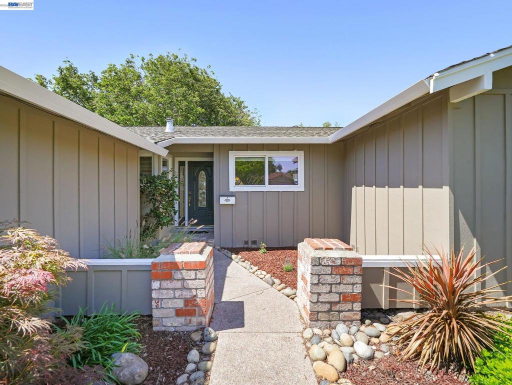Residential for sale at 3051 Knights Bridge Rd, San Jose CA featuring 4 beds and 2 baths