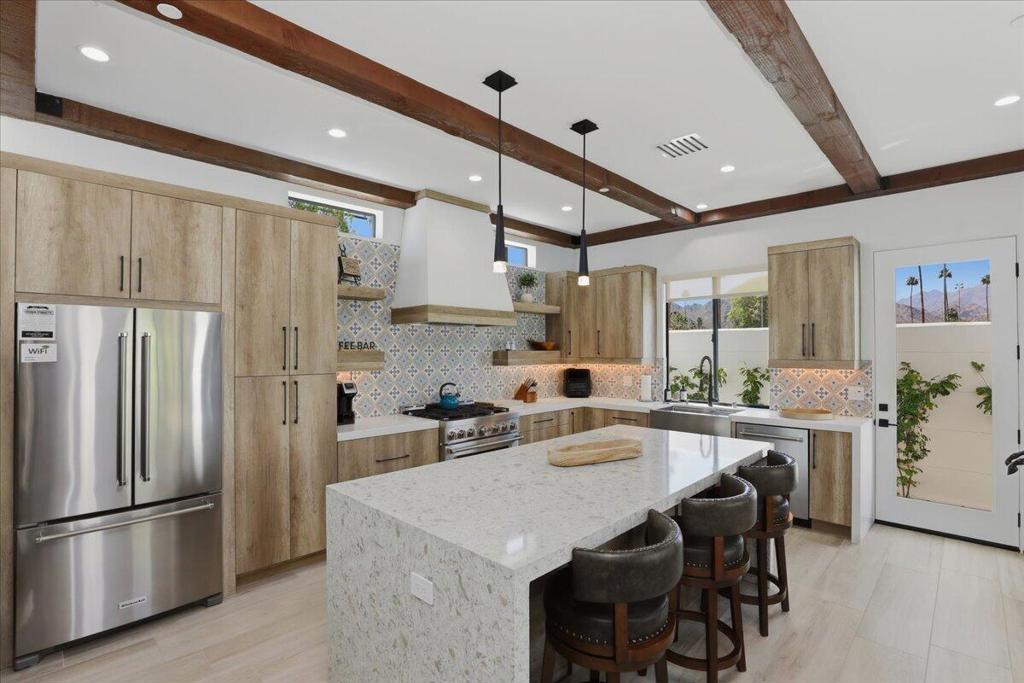 Single Family Residence for rent at , La Quinta, CA featuring 8 beds and 10 baths