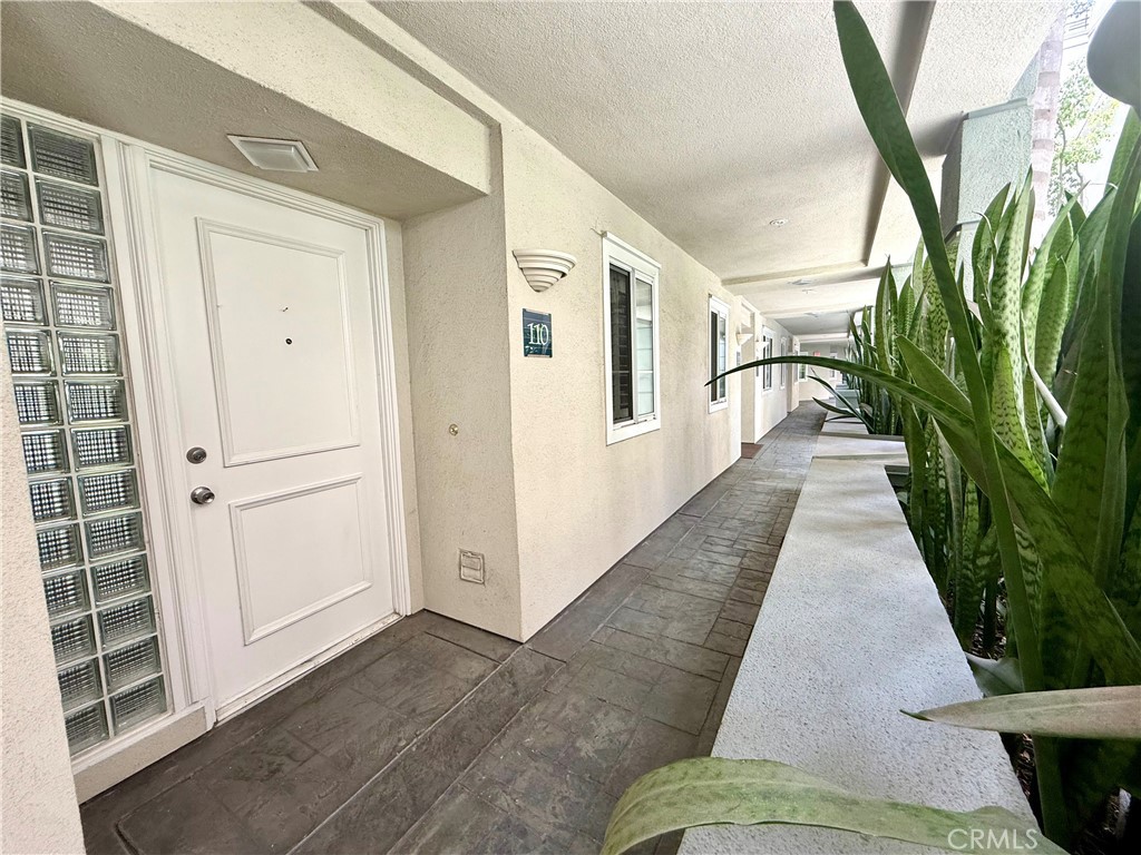 Residential Lease for rent at 2243 Martin 110, Irvine CA featuring 1 bed and 1 bath
