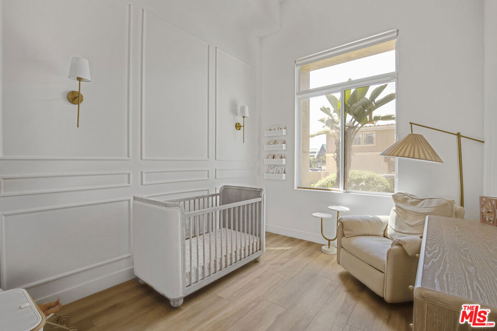 Residential Lease for rent at 118 S Kenwood Street 102, Glendale CA featuring 2 beds and 2 baths