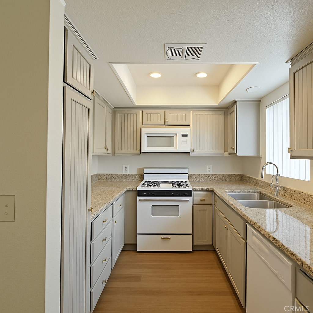 Residential Lease for rent at 8210 rancheria dr 8, Rancho Cucamonga CA featuring 3 beds and 2 baths