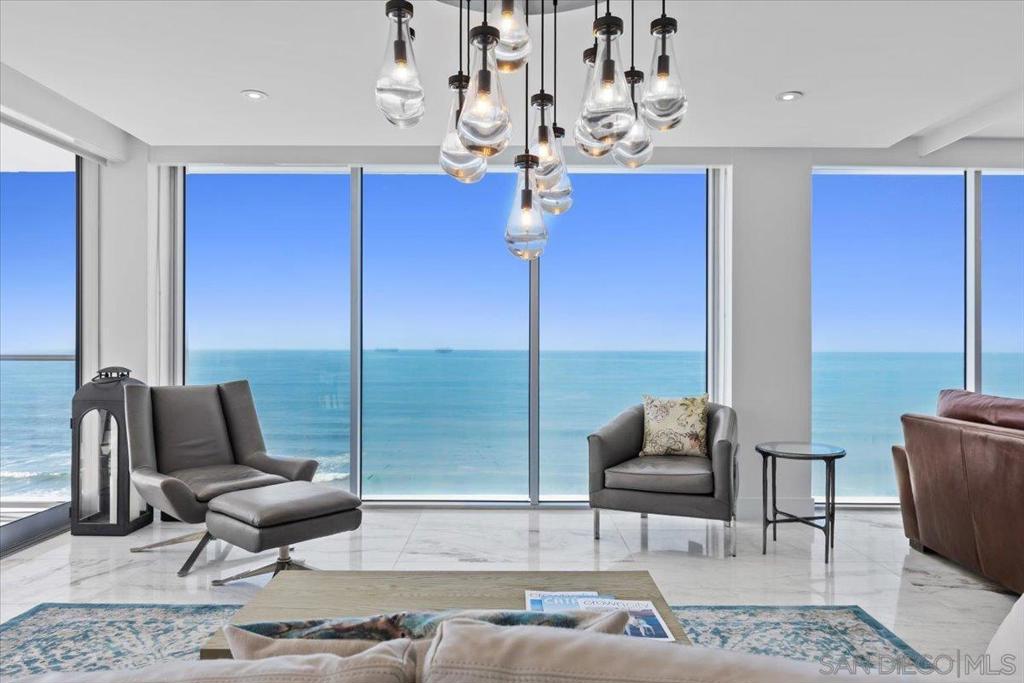 Residential Lease for rent at 1830 Avenida Del Mundo 1210, Coronado CA featuring 1 bed and 2 baths