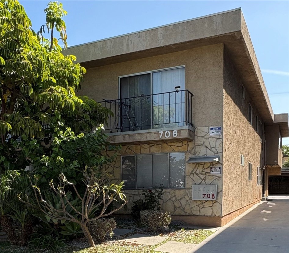 Residential Lease for rent at 708 Porter Street 3, Glendale CA featuring 1 bed and 1 bath