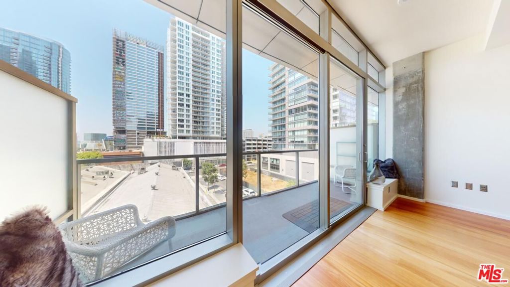 Residential for sale at 1155 S Grand Avenue 516, Los Angeles CA featuring 1 bed and 1 bath