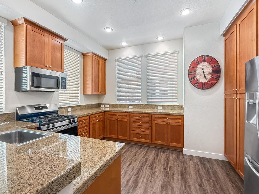 Residential Lease for rent at 830 Frederick, San Jose, Santa Clara County CA featuring 3 beds and 3 baths