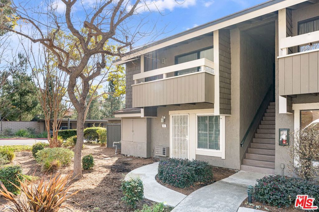 Residential Lease for rent at 4 Streamwood, Irvine CA featuring 1 bed and 1 bath