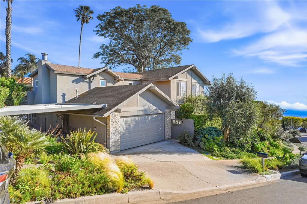 Residential Lease for rent at 3078 Zell, Laguna Beach CA featuring 4 beds and 3 baths