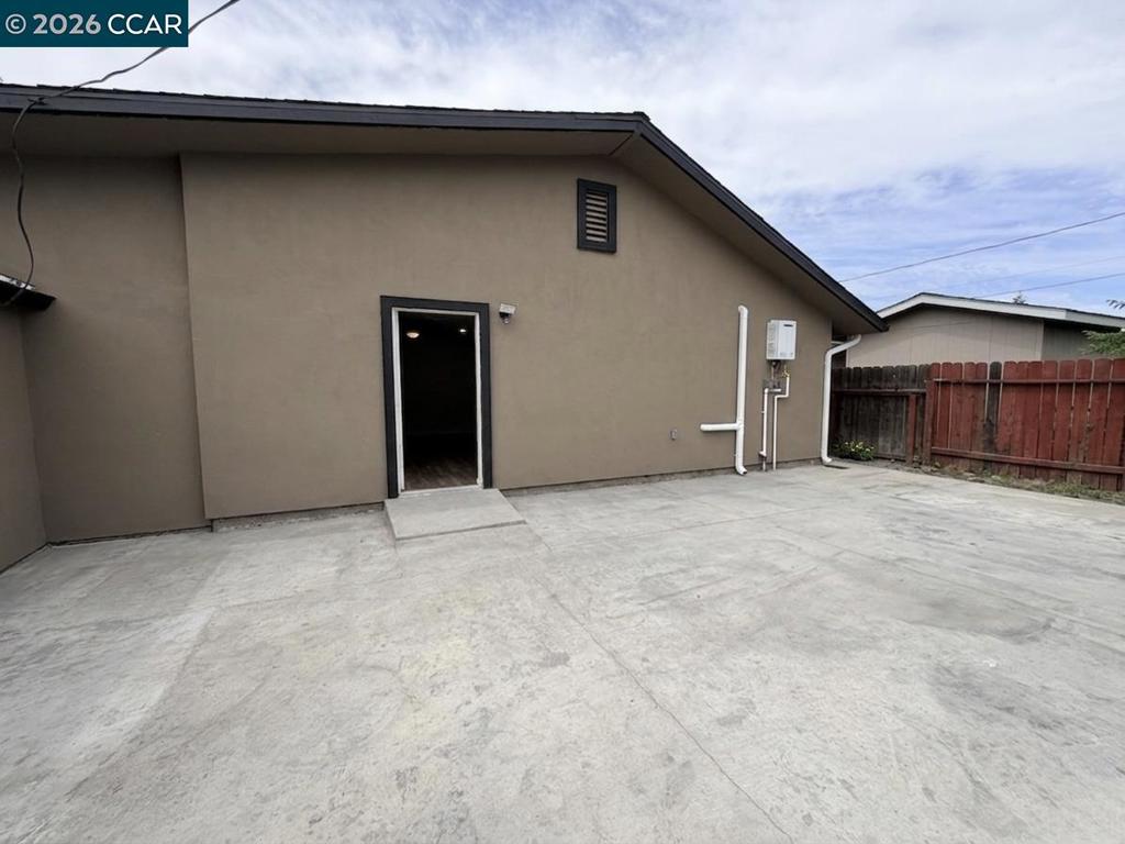Residential Lease for rent at 3232 Sanguinetti Ln, Stockton, San Joaquin County CA featuring 3 beds and 3 baths