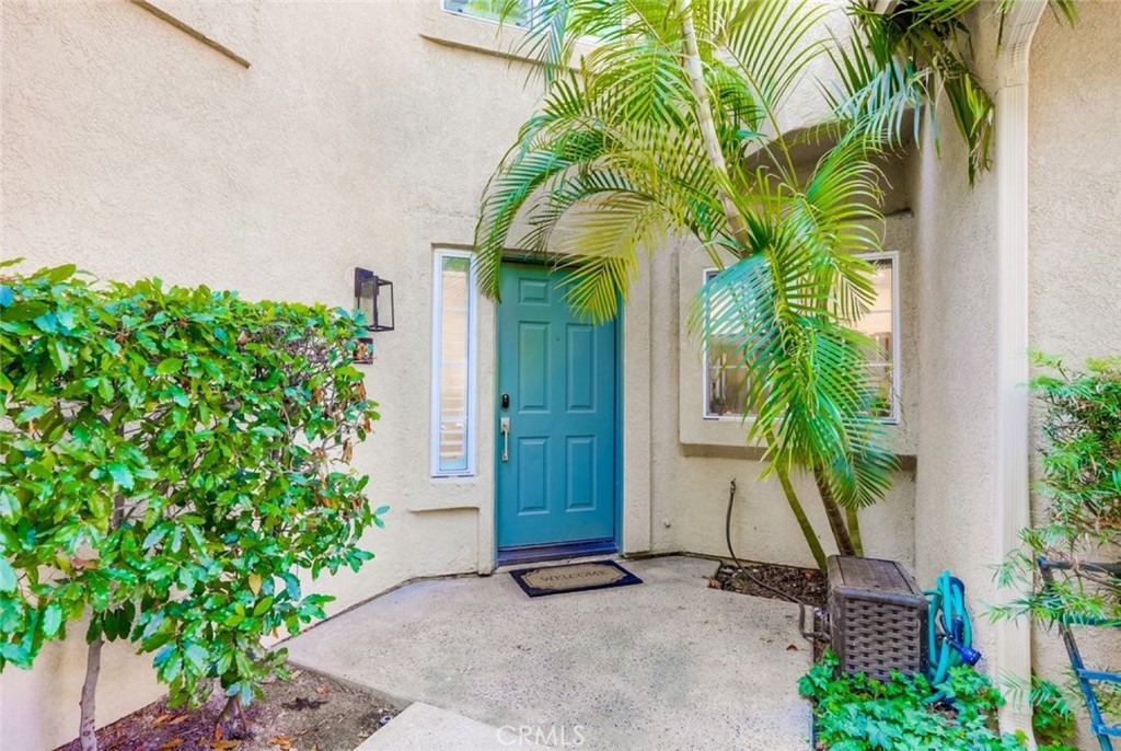 Residential Lease for rent at 54 Waxwing, Aliso Viejo CA featuring 3 beds and 3 baths