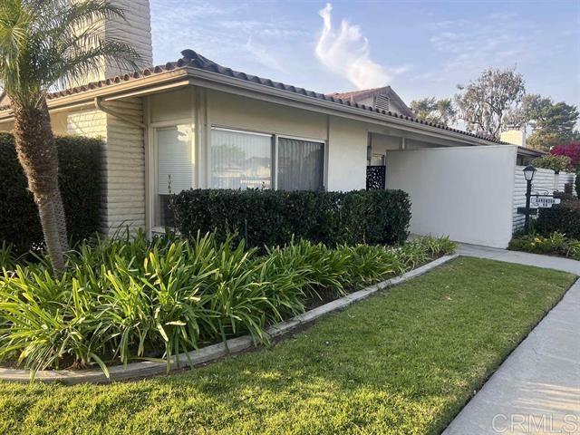 Residential Lease for rent at 7061 Estrella De Mar 66, Carlsbad, San Diego County CA featuring 3 beds and 2 baths