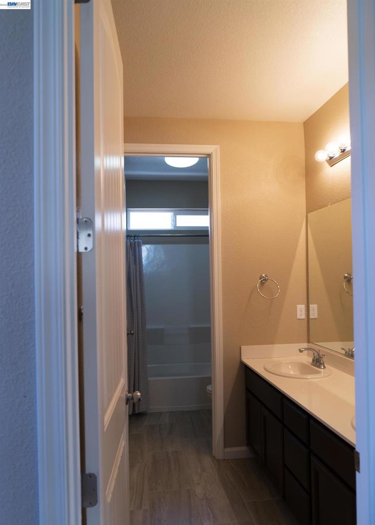 Residential Lease for rent at 607 Guild Road, Vacaville, Solano County CA featuring 4 beds and 3 baths