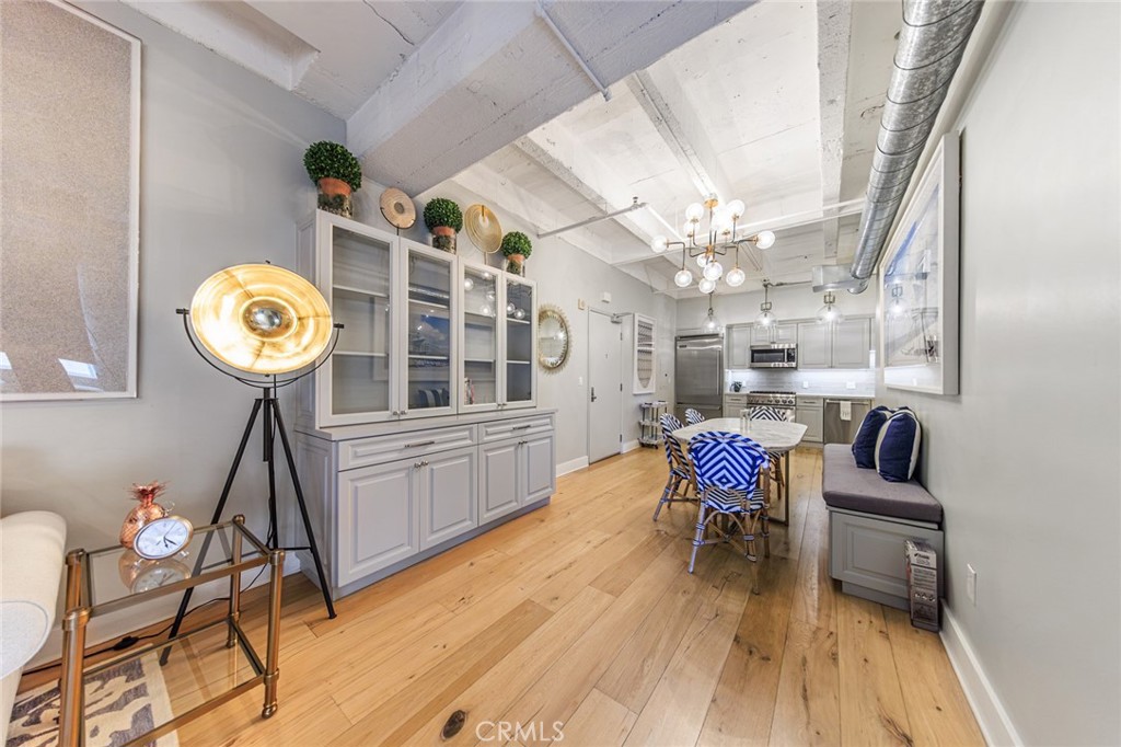 Residential for sale at 6253 Hollywood 707, Los Angeles CA featuring 2 beds and 2 baths