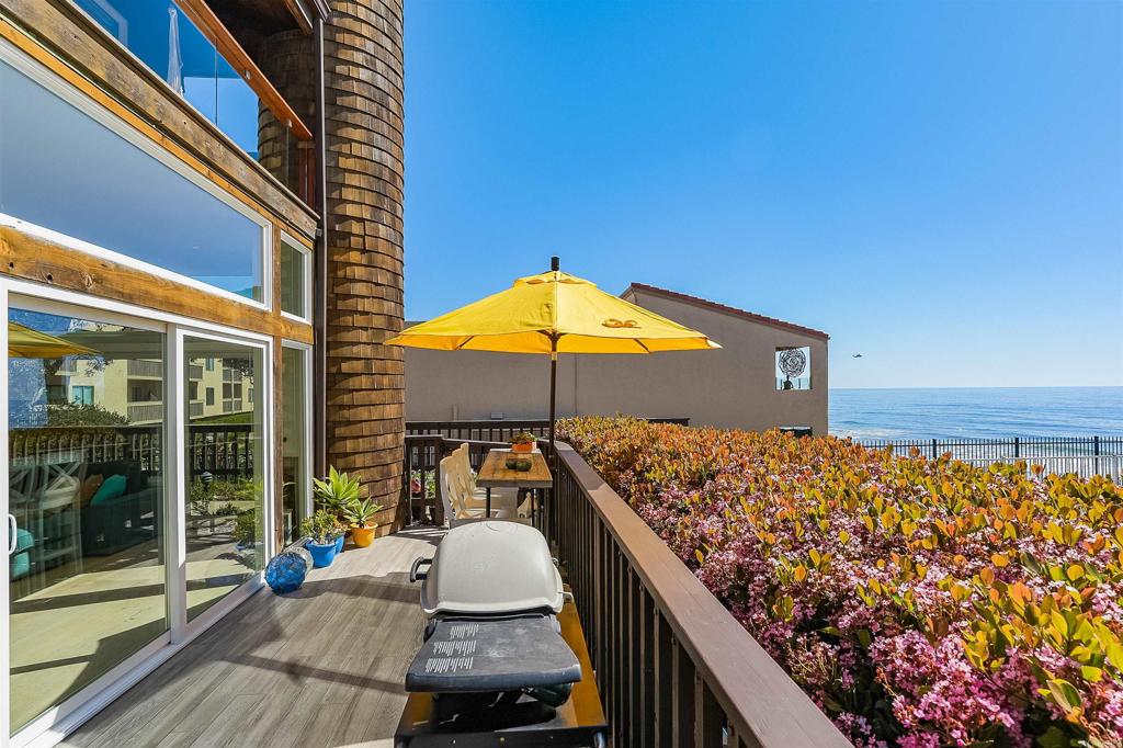Residential Lease for rent at 325 S Sierra Ave 45, Solana Beach, San Diego County CA featuring 3 beds and 3 baths