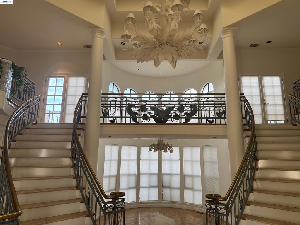 Residential Lease for rent at , Danville CA featuring 5 beds and 7 baths