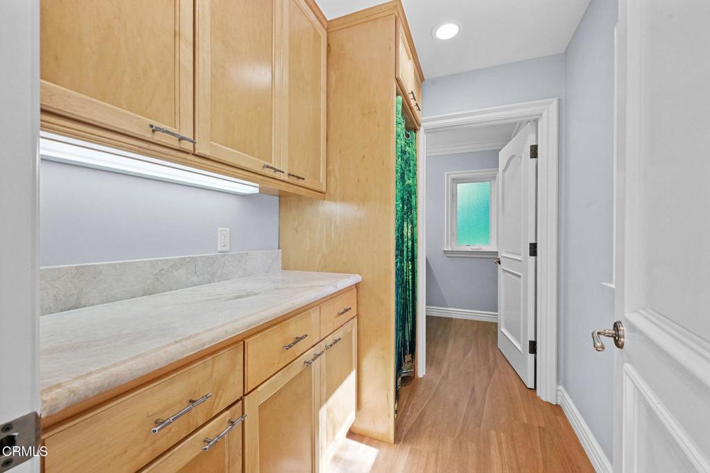 Residential Lease for rent at 3263 New York Drive, Pasadena, Los Angeles County, CA featuring 7 beds and 6 baths