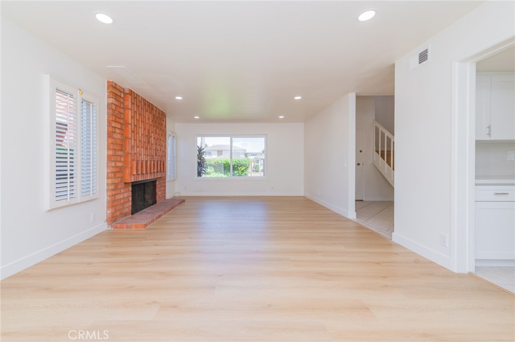 Residential Lease for rent at 15 Butler Street, Irvine CA featuring 5 beds and 4 baths