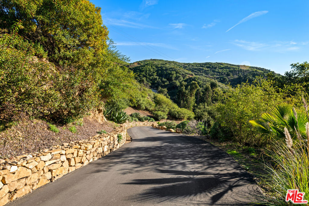 Residential Lease for rent at 503 Vera Canyon Drive, Malibu CA featuring 4 beds and 5 baths