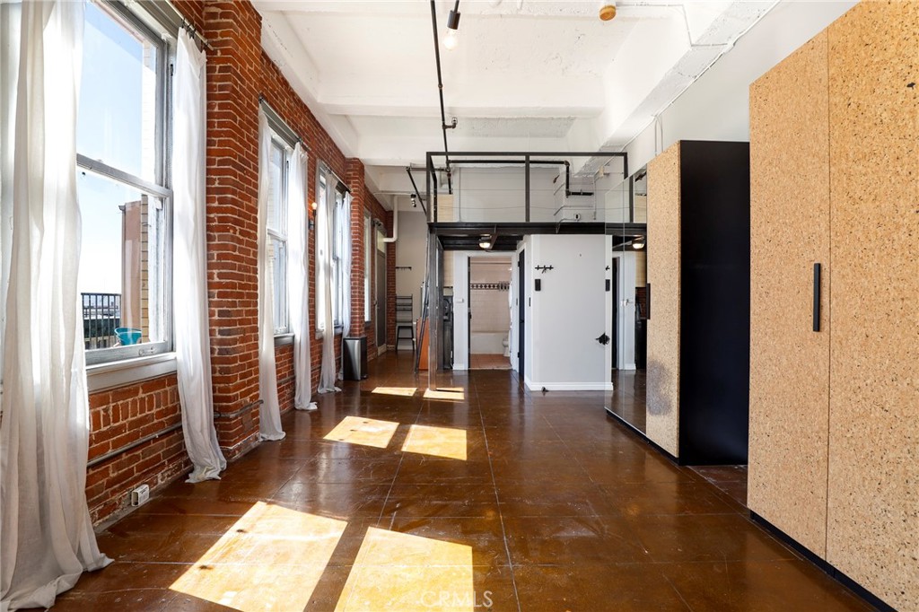 Residential for sale at 215 W 7th 1307, Los Angeles CA featuring 1 bed and 1 bath