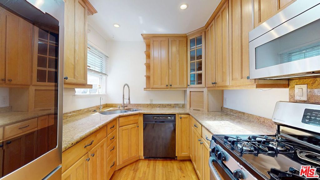 Residential Lease for rent at 1410 Dartmouth Drive, Glendale CA featuring 2 beds and 1 bath