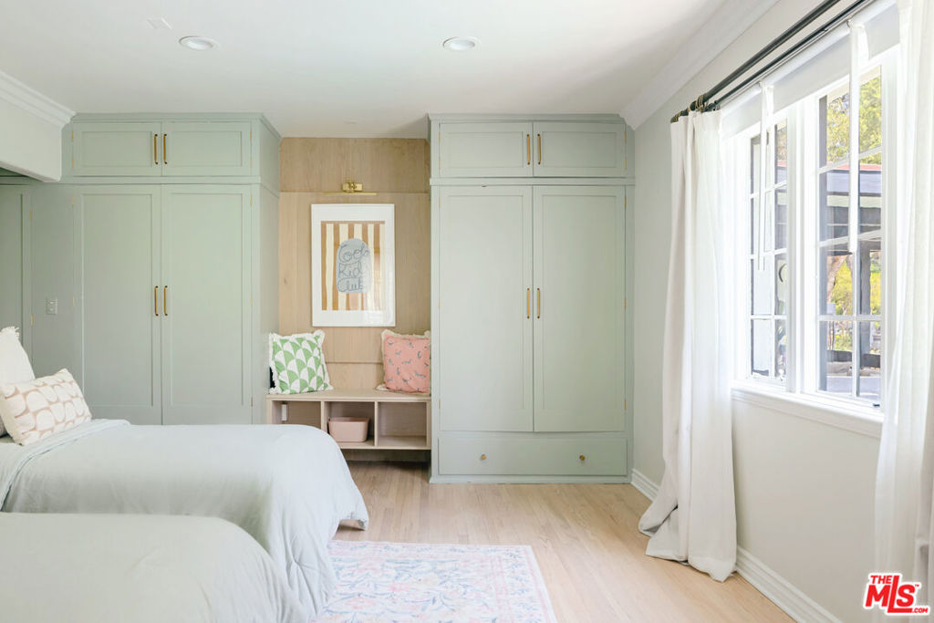 Active for sale at Pasadena, CA, Pasadena, CA CA and 4 baths