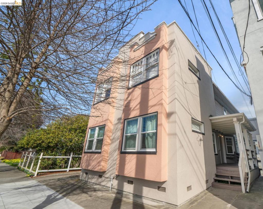 Residential Lease for rent at 2923 Wheeler Street, Berkeley CA featuring 1 bed and 1 bath