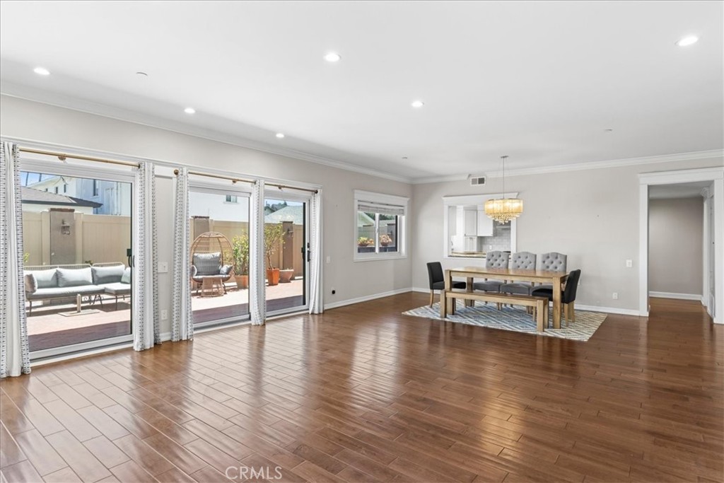 Residential Lease for rent at 512 Esplanade 103, Redondo Beach CA featuring 2 beds and 2 baths