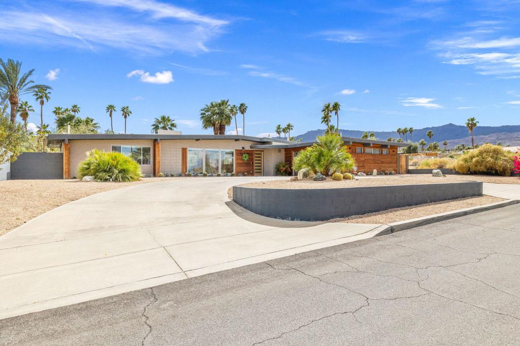 Residential Lease for rent at 73409 Little Bend Trail, Palm Desert CA featuring 3 beds and 3 baths