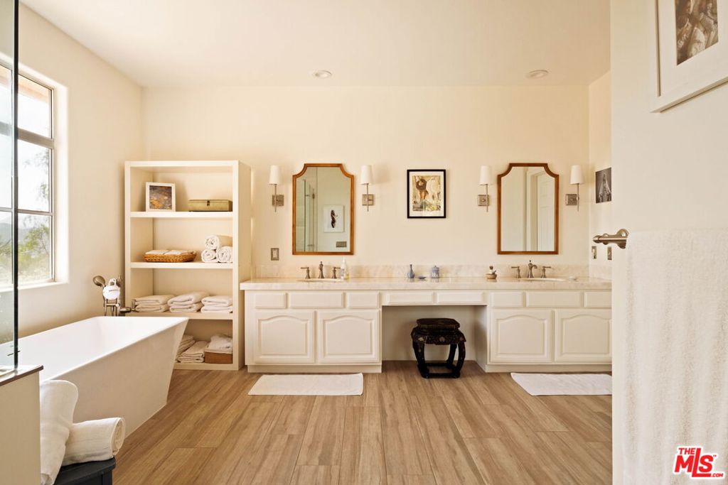 Residential Lease for rent at 3826 Marks Road, Agoura Hills CA featuring 5 beds and 5 baths