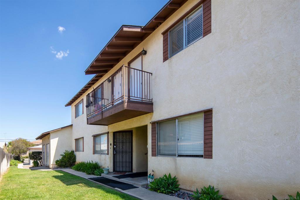 Residential Lease for rent at 975 E Washington Ave E, El Cajon CA featuring 2 beds and 1 bath