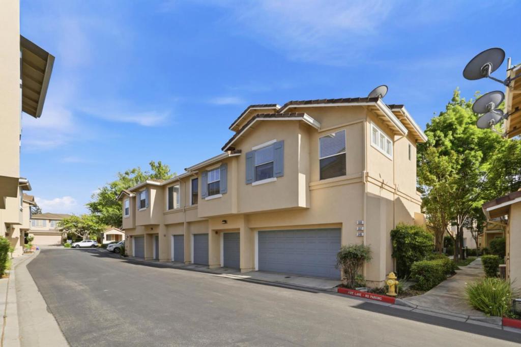 Residential for sale at 558 Manhattan Place, San Jose CA featuring 3 beds and 3 baths