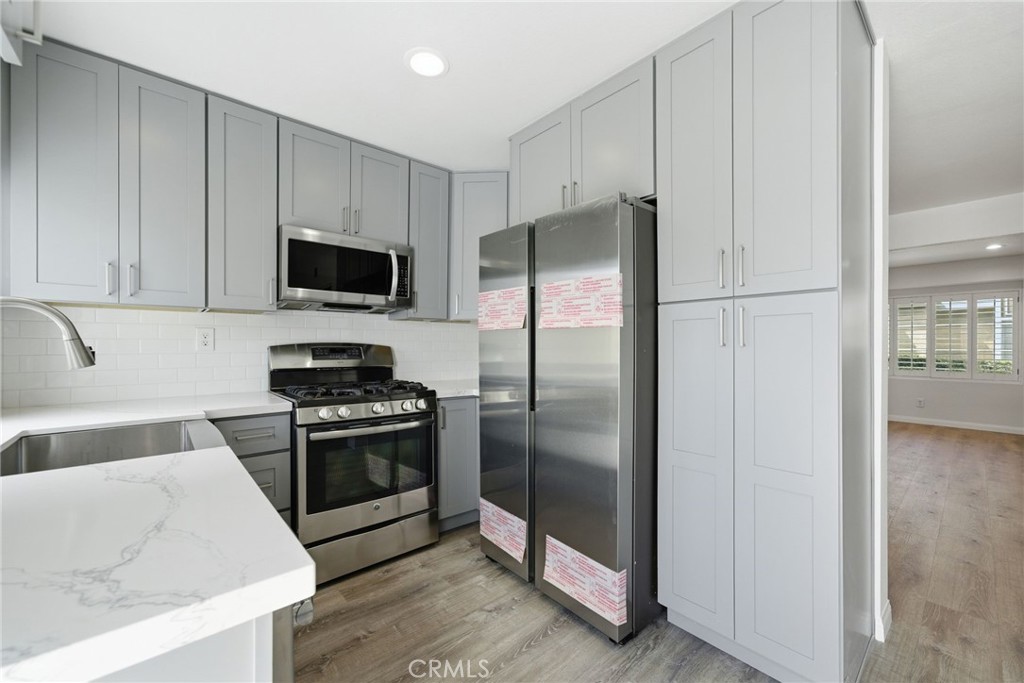Residential Lease for rent at 12 Fairside, Irvine CA featuring 2 beds and 2 baths