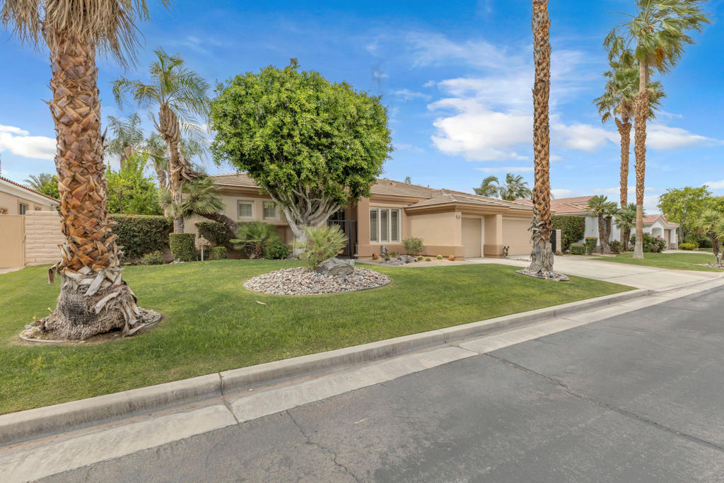 Residential Lease for rent at 44397 Mesquite Drive, Indian Wells CA featuring 3 beds and 2 baths