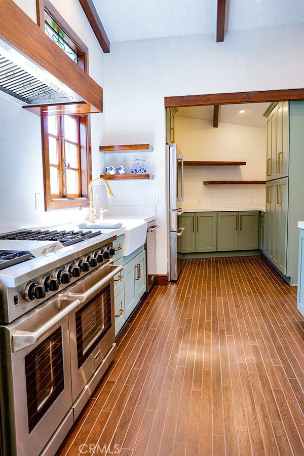 Residential Lease for rent at , Fountain Valley, Orange CA featuring 5 beds and 3 baths