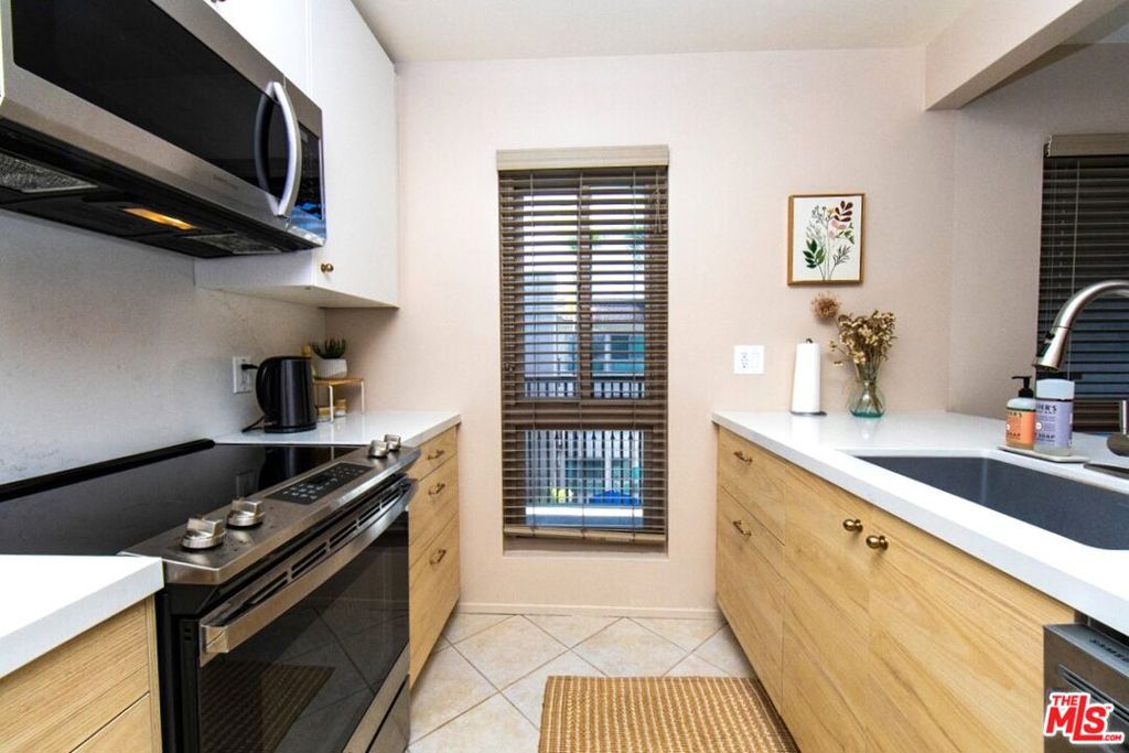 Residential Lease for rent at 6001 Canterbury Drive 303, Culver City CA featuring 1 bed and 1 bath