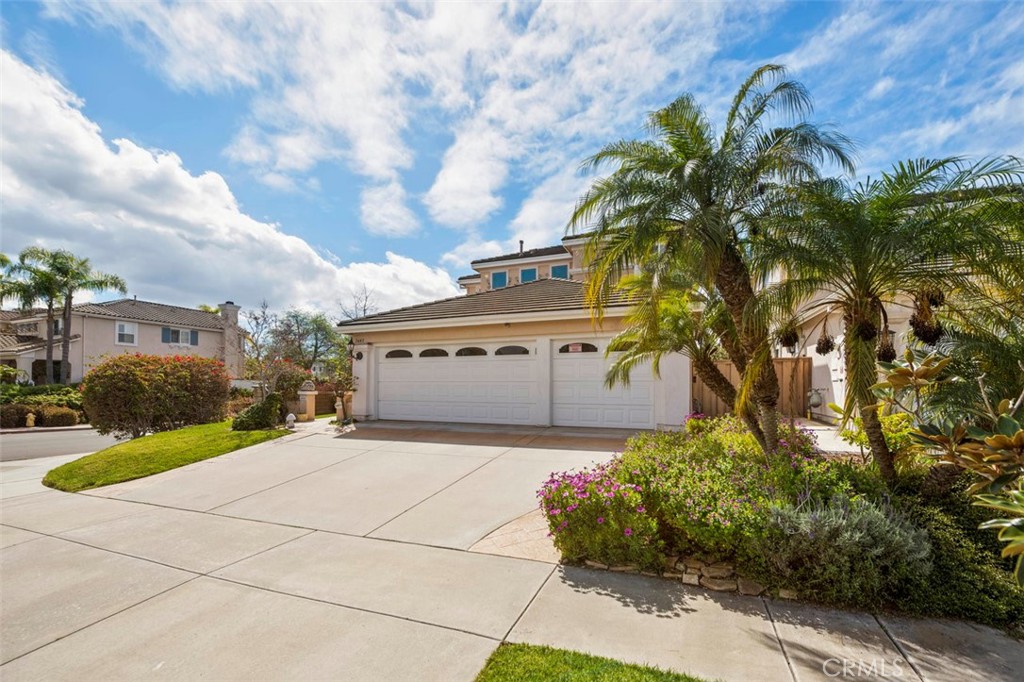 Residential Lease for rent at 5643 Willowmere, San Diego CA featuring 4 beds and 3 baths