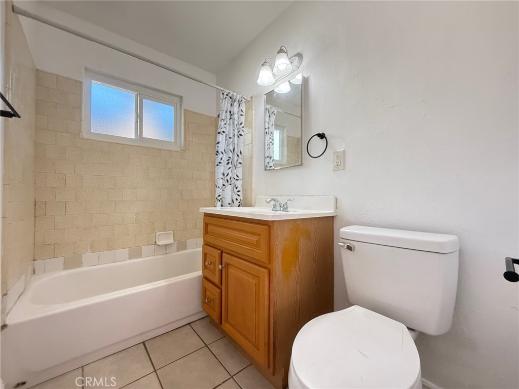 Residential Lease for rent at 5152 San Bernardino, Montclair CA featuring 2 beds and 1 bath