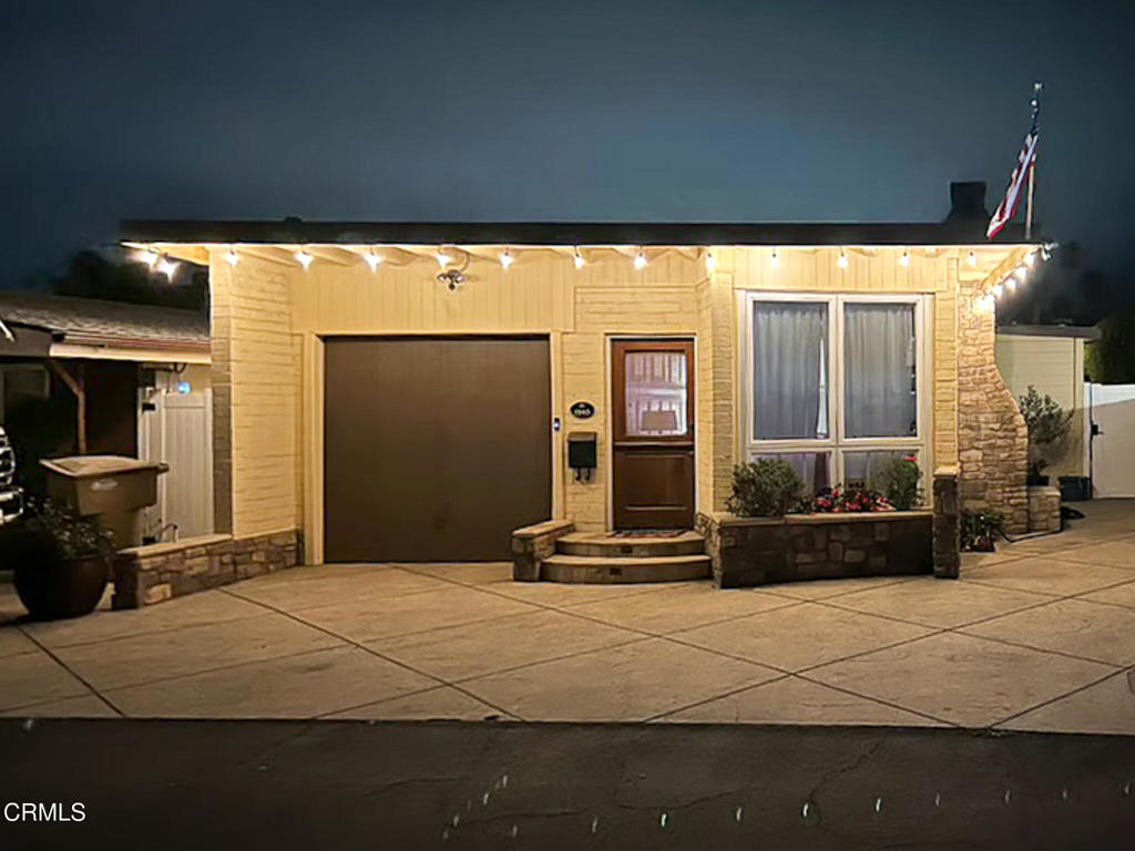 Residential Lease for rent at 1140 Cornwall Lane, Ventura CA featuring 2 beds and 1 bath